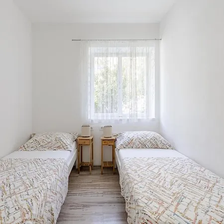 Lu Apartment *