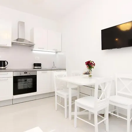 Lu Apartment
