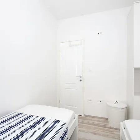 Lu Apartman *