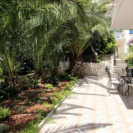 Lu Apartment *
