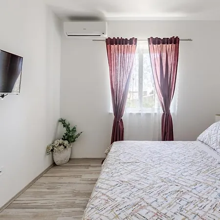 Lu Apartment
