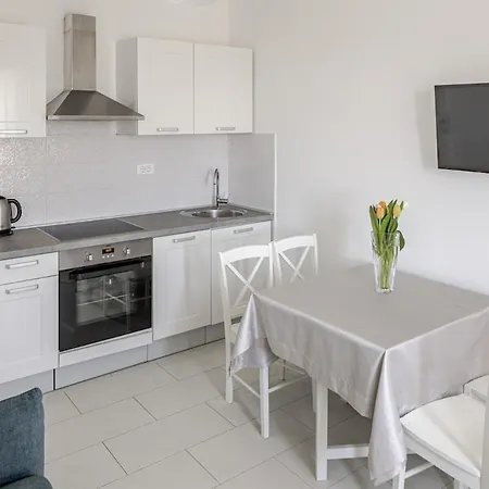 Lu Apartment Split