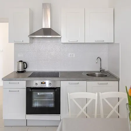 Apartment Lu